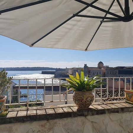 Palazzo Giufa Apartment Сиракуза Екстериор снимка