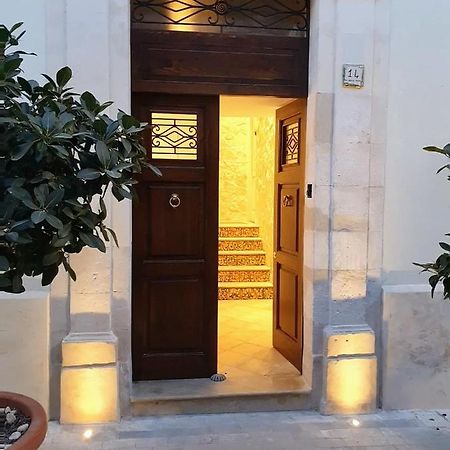 Palazzo Giufa Apartment Сиракуза Екстериор снимка