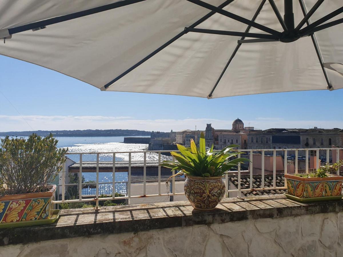 Palazzo Giufa Apartment Сиракуза Екстериор снимка
