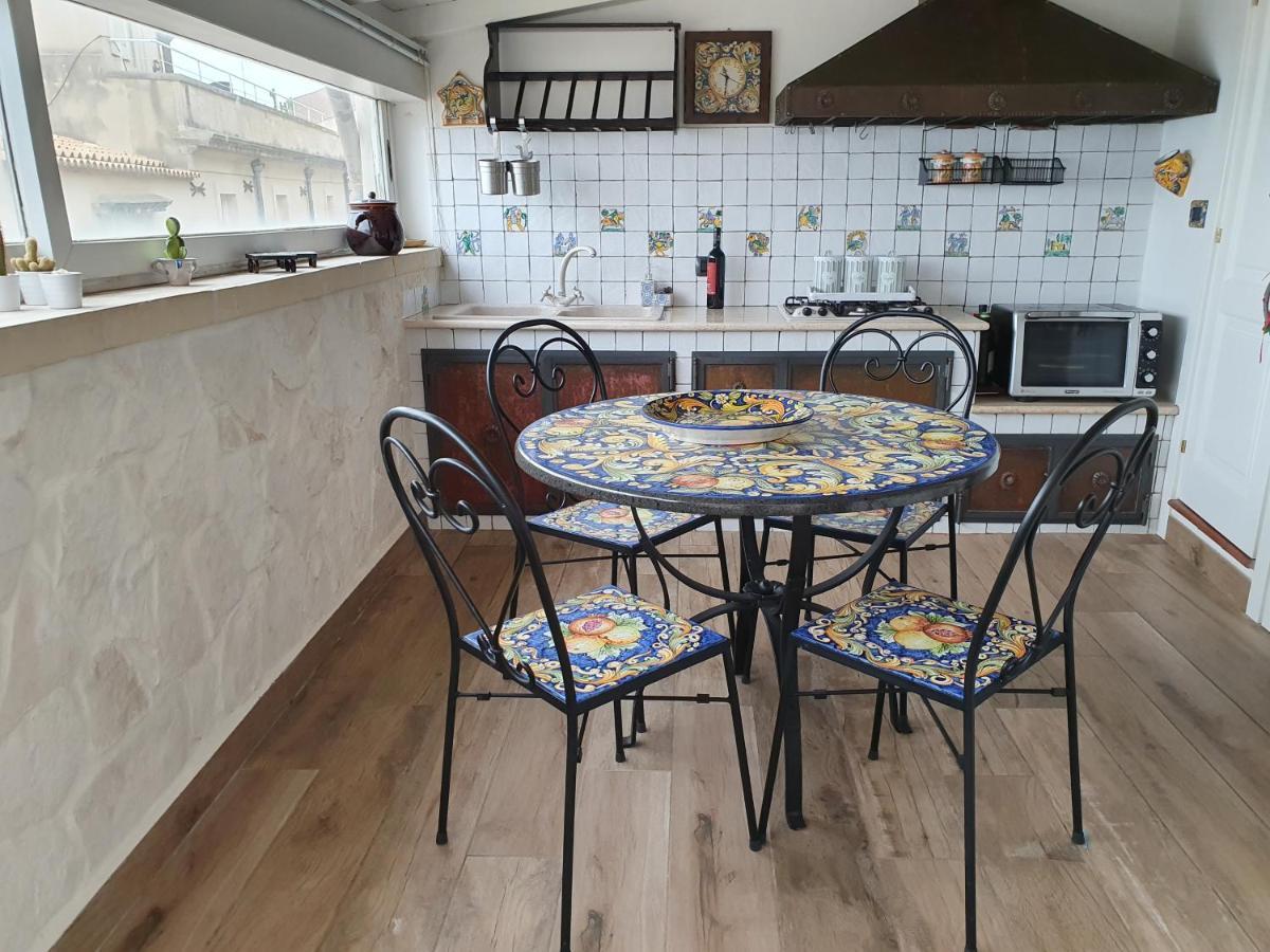 Palazzo Giufa Apartment Сиракуза Екстериор снимка