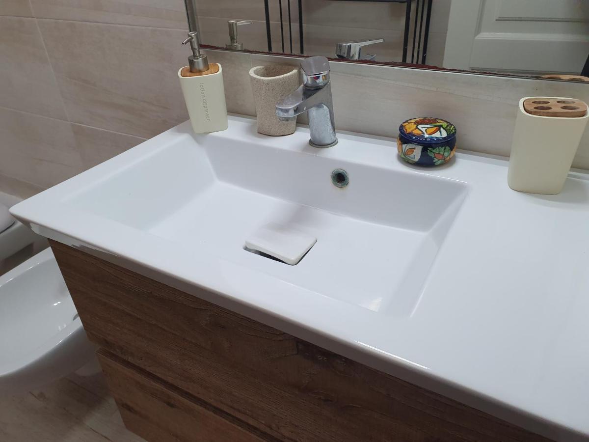 Palazzo Giufa Apartment Сиракуза Екстериор снимка